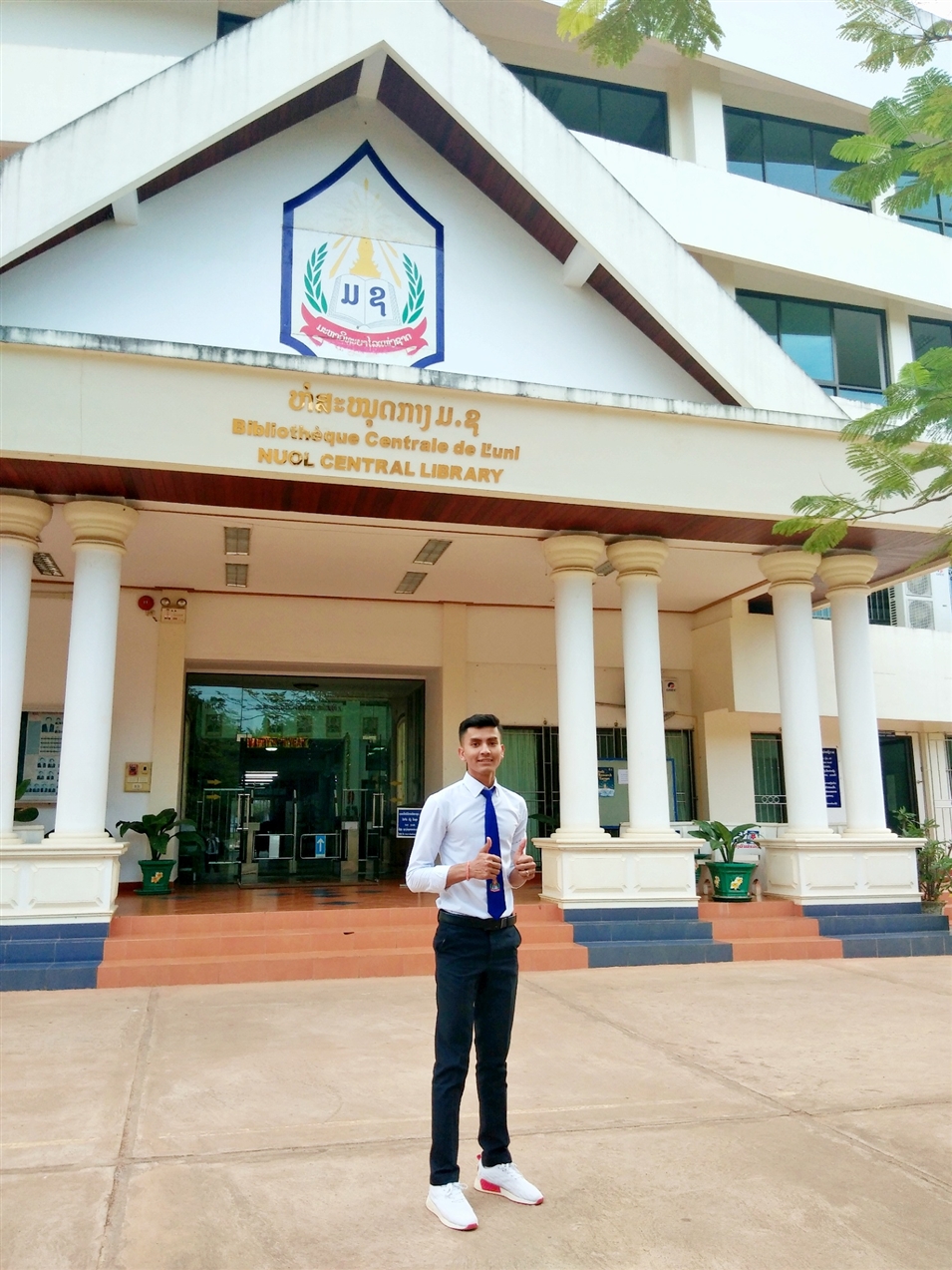 林納，柬埔寨人 老撾國(guó)立大學(xué)建筑學(xué)院建筑學(xué)專業(yè)